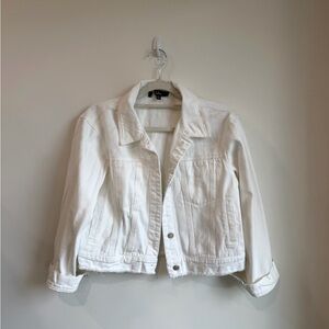 Lulu's Classic White Cropped Jean Jacket with Fringe Hem
